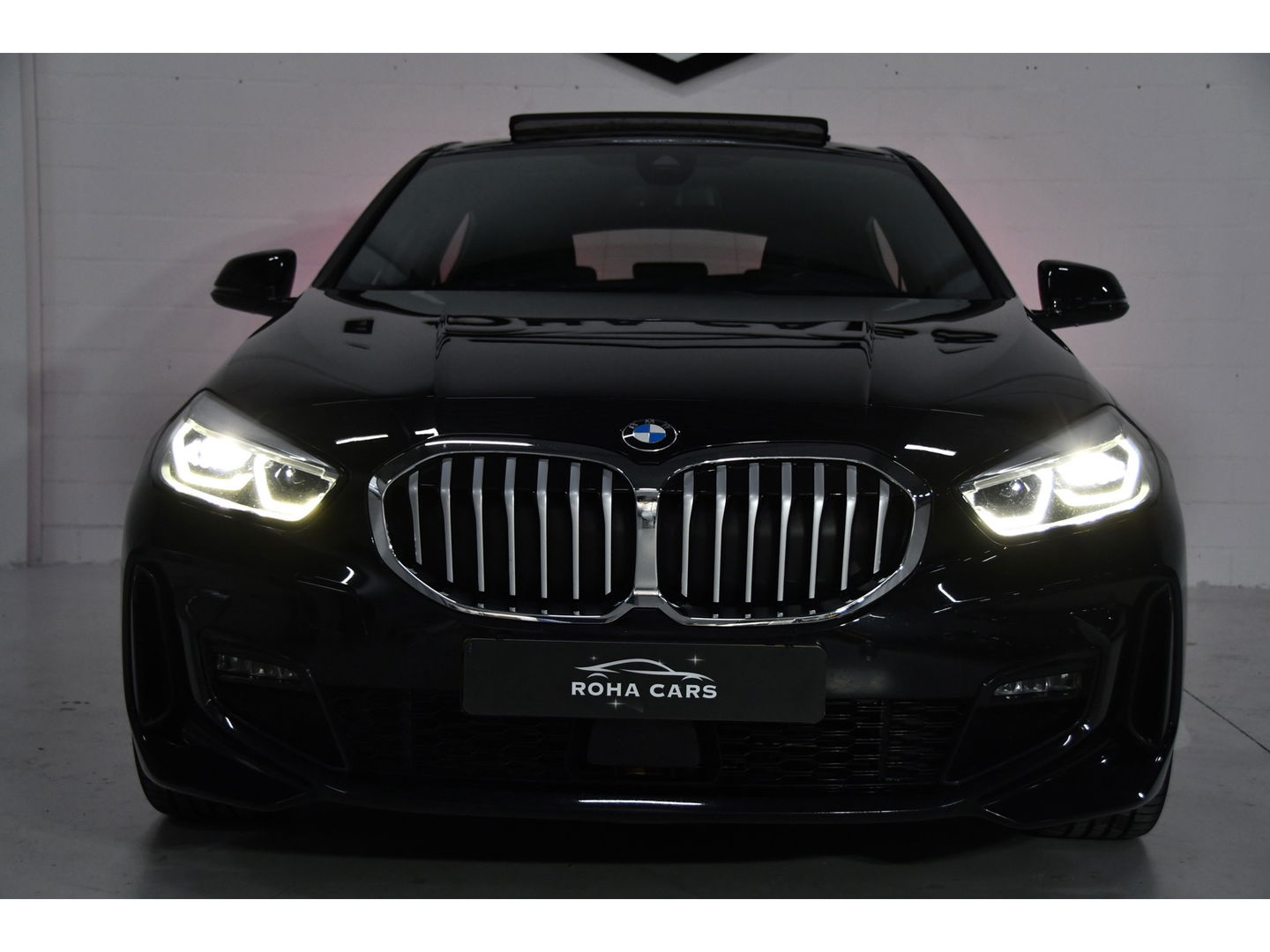 BMW 1-serie 118i High Executive, Pano, Sfeerverlichting, Applecarplay
