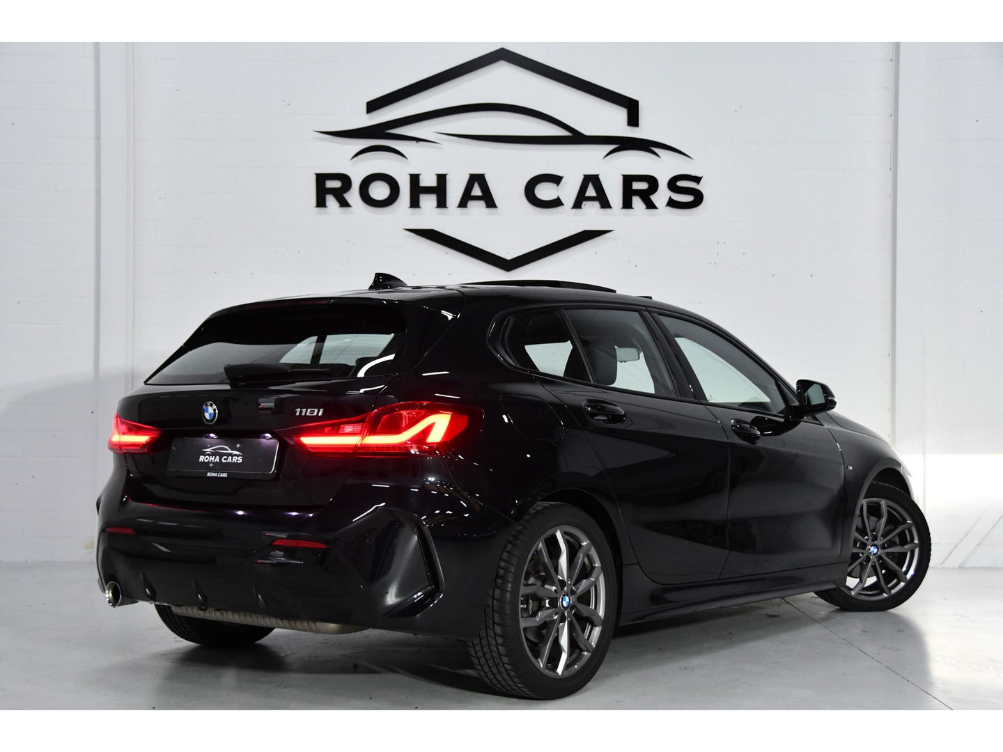 BMW 1-serie 118i High Executive, Pano, Sfeerverlichting, Applecarplay