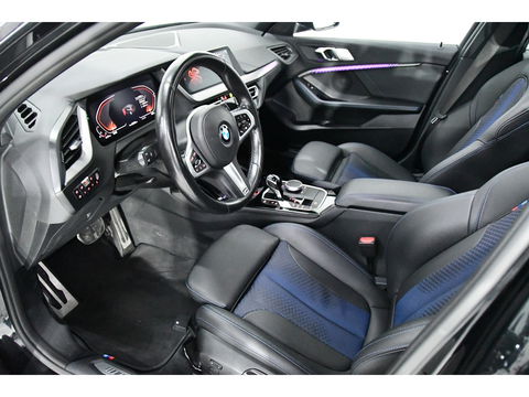 BMW 1-serie 118i High Executive, Pano, Sfeerverlichting, Applecarplay