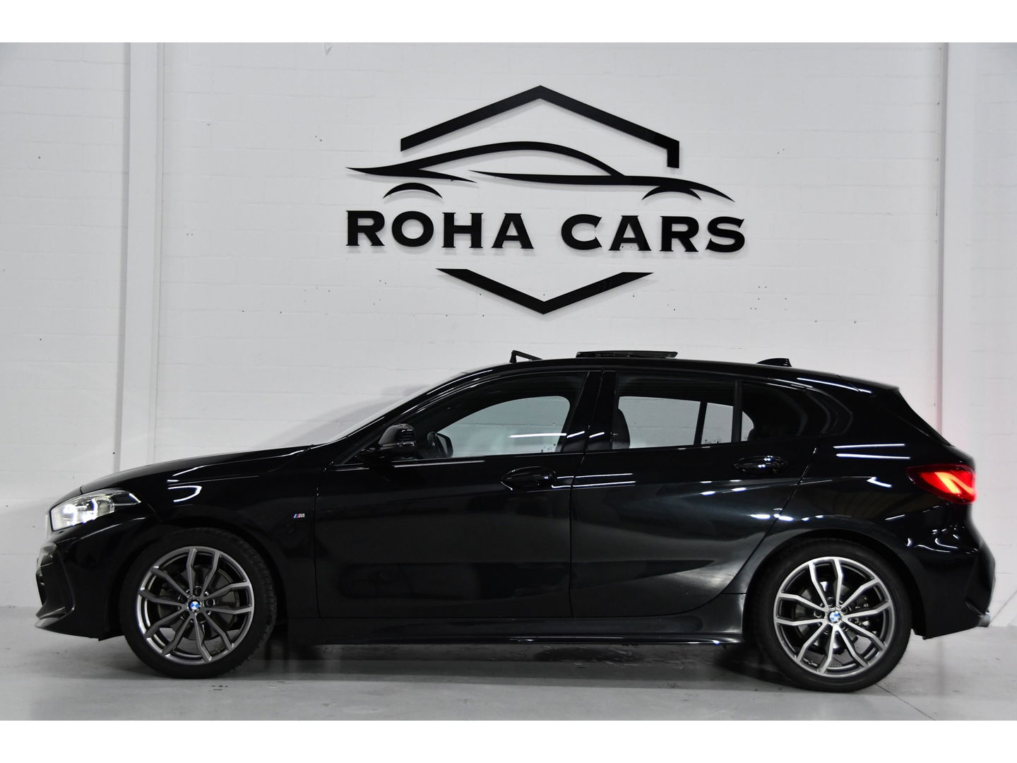 BMW 1-serie 118i High Executive, Pano, Sfeerverlichting, Applecarplay