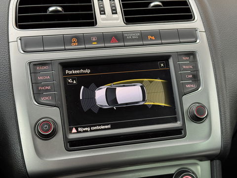 Volkswagen Polo 1.4 TDI BlueMotion | Handel / Export | 5 Deurs! | Navigatie | Climate Control | Bluetooth | Multifunctioneel Stuurwiel | Parkeersensoren | 15" Lichtmetaal | USB | Aux |
