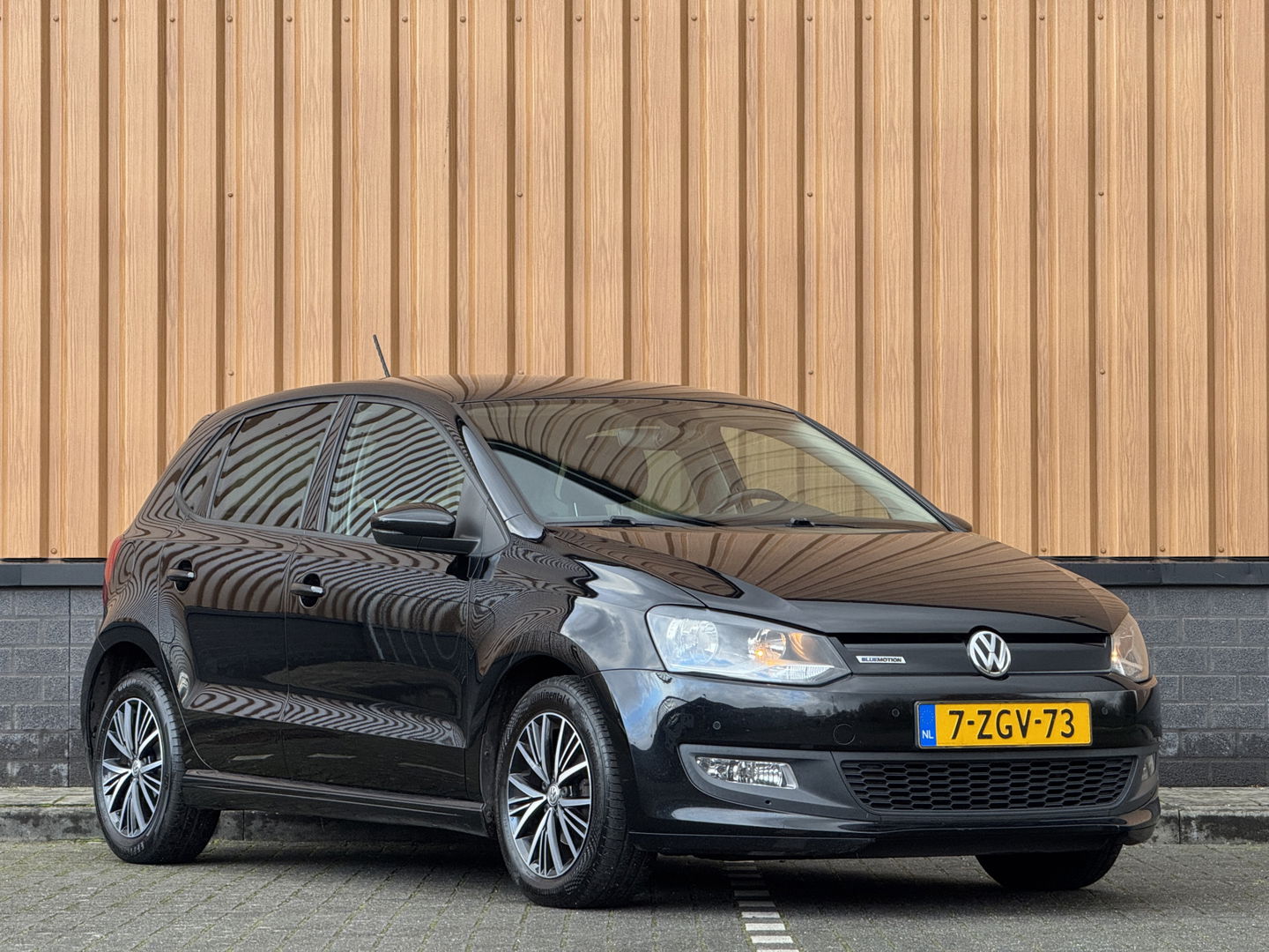 Volkswagen Polo 1.4 TDI BlueMotion | Handel / Export | 5 Deurs! | Navigatie | Climate Control | Bluetooth | Multifunctioneel Stuurwiel | Parkeersensoren | 15" Lichtmetaal | USB | Aux |