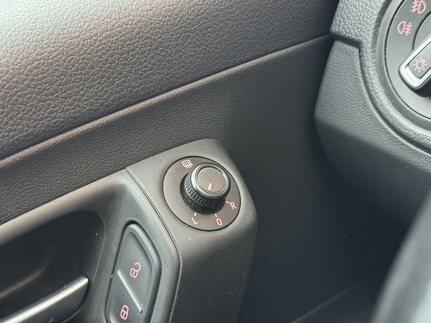 Volkswagen Polo 1.4 TDI BlueMotion | Handel / Export | 5 Deurs! | Navigatie | Climate Control | Bluetooth | Multifunctioneel Stuurwiel | Parkeersensoren | 15" Lichtmetaal | USB | Aux |