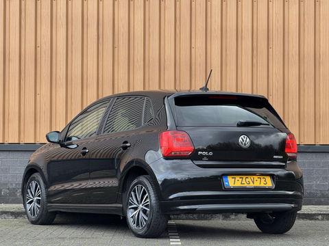 Volkswagen Polo 1.4 TDI BlueMotion | Handel / Export | 5 Deurs! | Navigatie | Climate Control | Bluetooth | Multifunctioneel Stuurwiel | Parkeersensoren | 15" Lichtmetaal | USB | Aux |