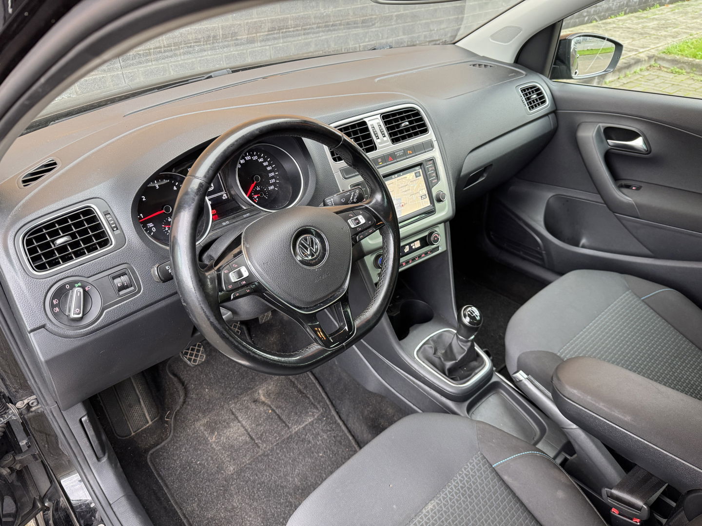 Volkswagen Polo 1.4 TDI BlueMotion | Handel / Export | 5 Deurs! | Navigatie | Climate Control | Bluetooth | Multifunctioneel Stuurwiel | Parkeersensoren | 15" Lichtmetaal | USB | Aux |