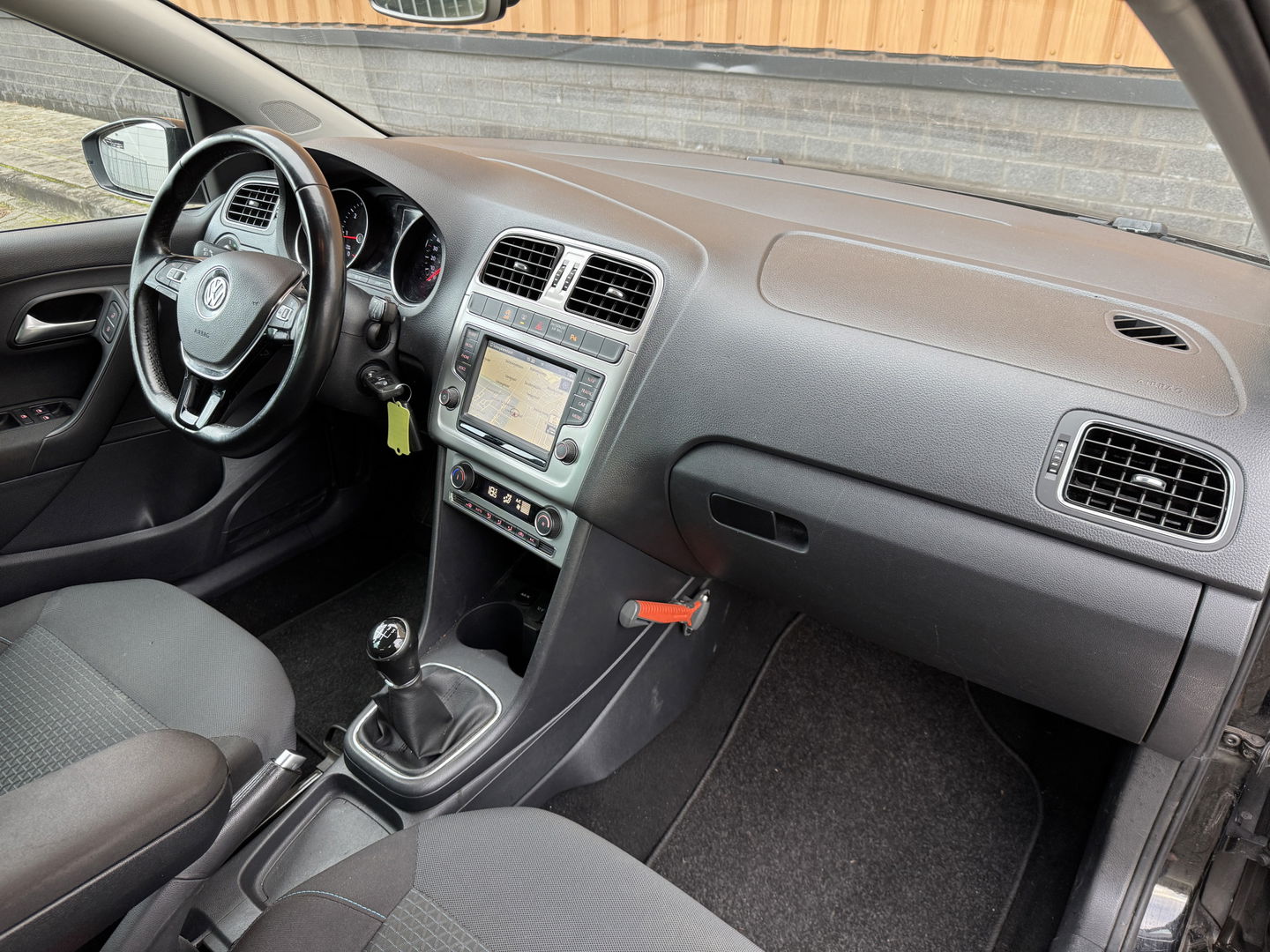 Volkswagen Polo 1.4 TDI BlueMotion | Handel / Export | 5 Deurs! | Navigatie | Climate Control | Bluetooth | Multifunctioneel Stuurwiel | Parkeersensoren | 15" Lichtmetaal | USB | Aux |