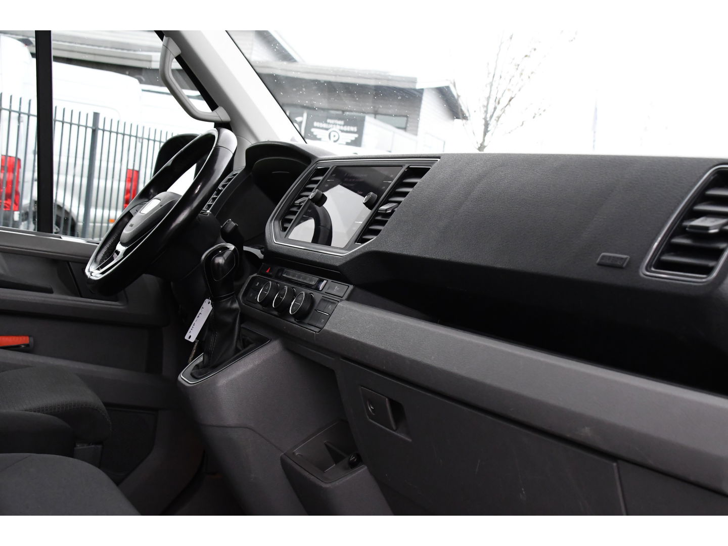 MAN TGE 2.180 2.0 L3H3 Black Edition Adaptieve Cruise, Camera, Carplay, LED, Clima, Stoelverwarming, Multimedia, 177pk, Automaat, Trekhaak, Uniek!