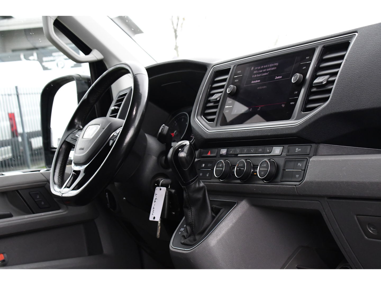 MAN TGE 2.180 2.0 L3H3 Black Edition Adaptieve Cruise, Camera, Carplay, LED, Clima, Stoelverwarming, Multimedia, 177pk, Automaat, Trekhaak, Uniek!