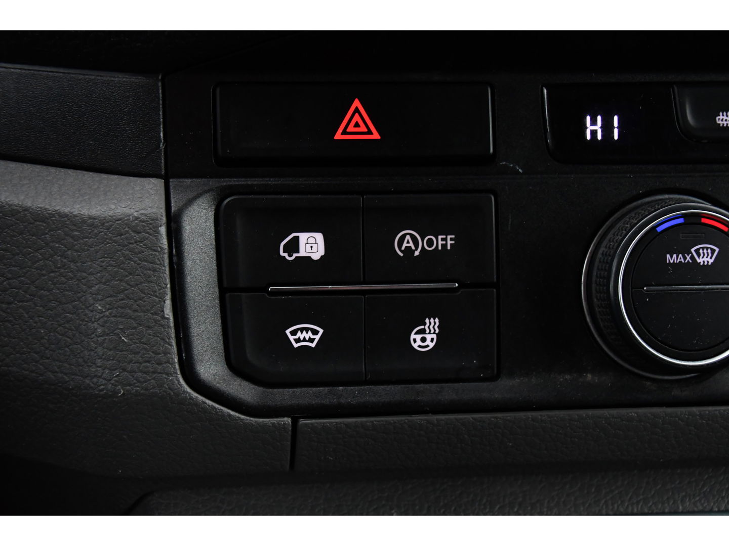 MAN TGE 2.180 2.0 L3H3 Black Edition Adaptieve Cruise, Camera, Carplay, LED, Clima, Stoelverwarming, Multimedia, 177pk, Automaat, Trekhaak, Uniek!