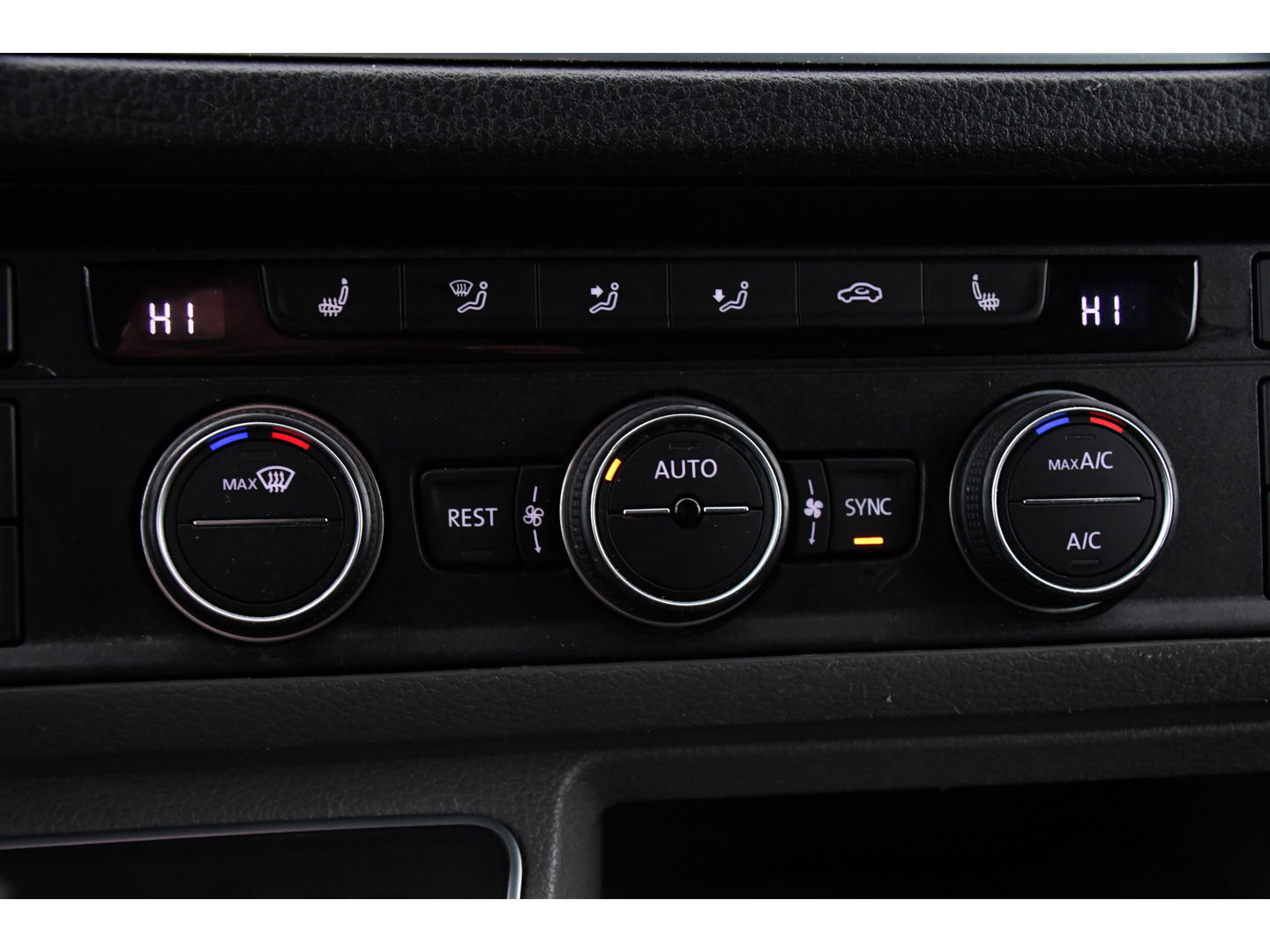 MAN TGE 2.180 2.0 L3H3 Black Edition Adaptieve Cruise, Camera, Carplay, LED, Clima, Stoelverwarming, Multimedia, 177pk, Automaat, Trekhaak, Uniek!