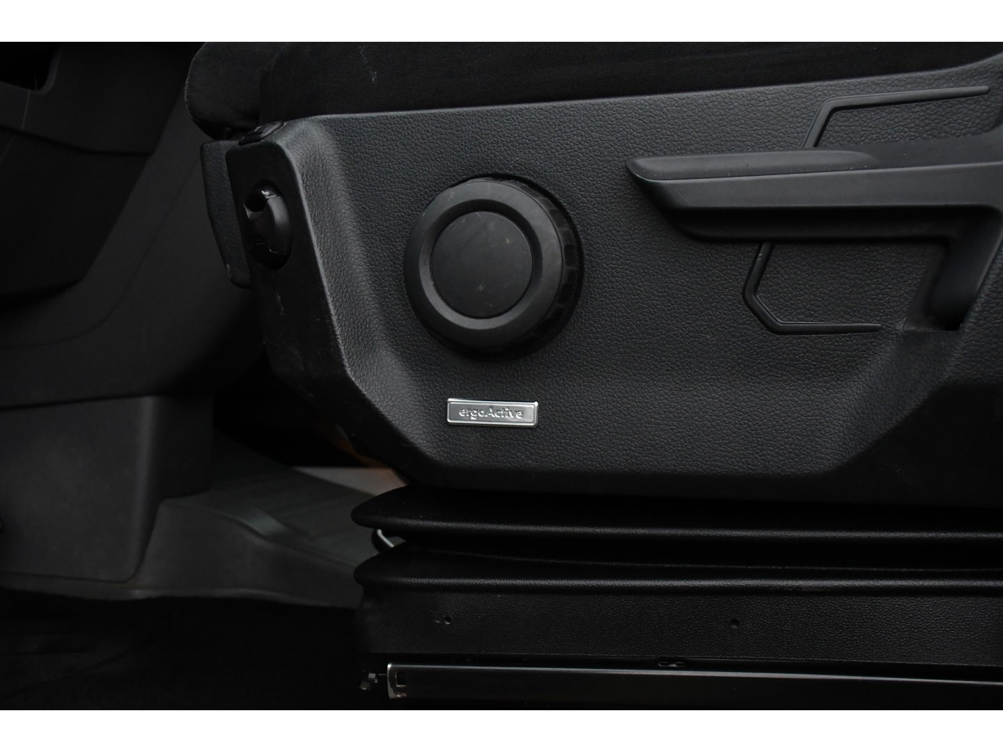 MAN TGE 2.180 2.0 L3H3 Black Edition Adaptieve Cruise, Camera, Carplay, LED, Clima, Stoelverwarming, Multimedia, 177pk, Automaat, Trekhaak, Uniek!