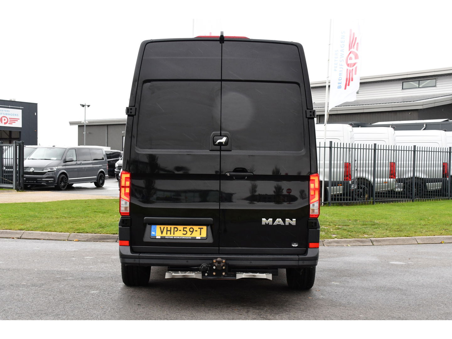 MAN TGE 2.180 2.0 L3H3 Black Edition Adaptieve Cruise, Camera, Carplay, LED, Clima, Stoelverwarming, Multimedia, 177pk, Automaat, Trekhaak, Uniek!