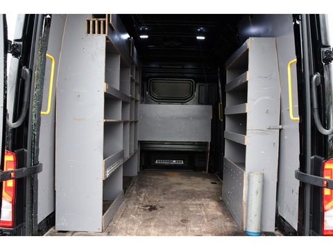 MAN TGE 2.180 2.0 L3H3 Black Edition Adaptieve Cruise, Camera, Carplay, LED, Clima, Stoelverwarming, Multimedia, 177pk, Automaat, Trekhaak, Uniek!