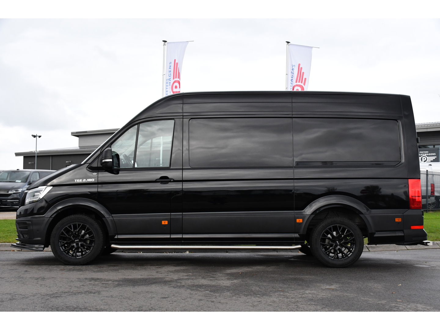 MAN TGE 2.180 2.0 L3H3 Black Edition Adaptieve Cruise, Camera, Carplay, LED, Clima, Stoelverwarming, Multimedia, 177pk, Automaat, Trekhaak, Uniek!