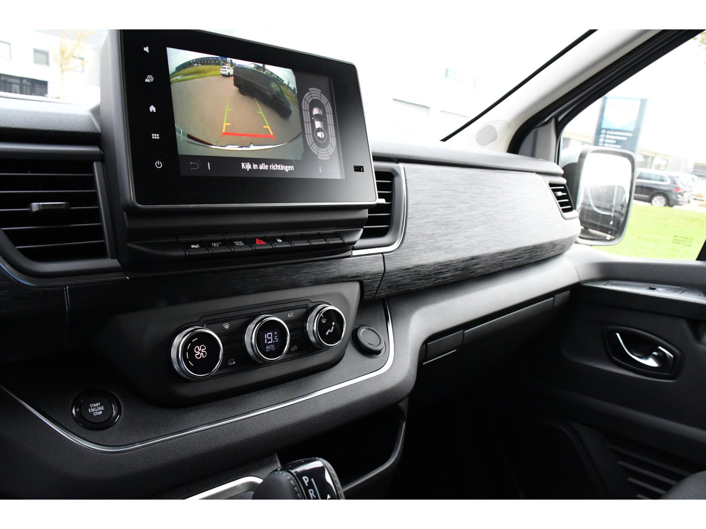 Renault Trafic 2.0 170 T29 L2H1 Extra DC Limited Edition Facelift! 3 x Leverbaar, Virtual, Cruise, Carplay, Stoelverwarming, Clima, Automaat, LED, 170PK, 2 x Schuifdeur, Uniek!