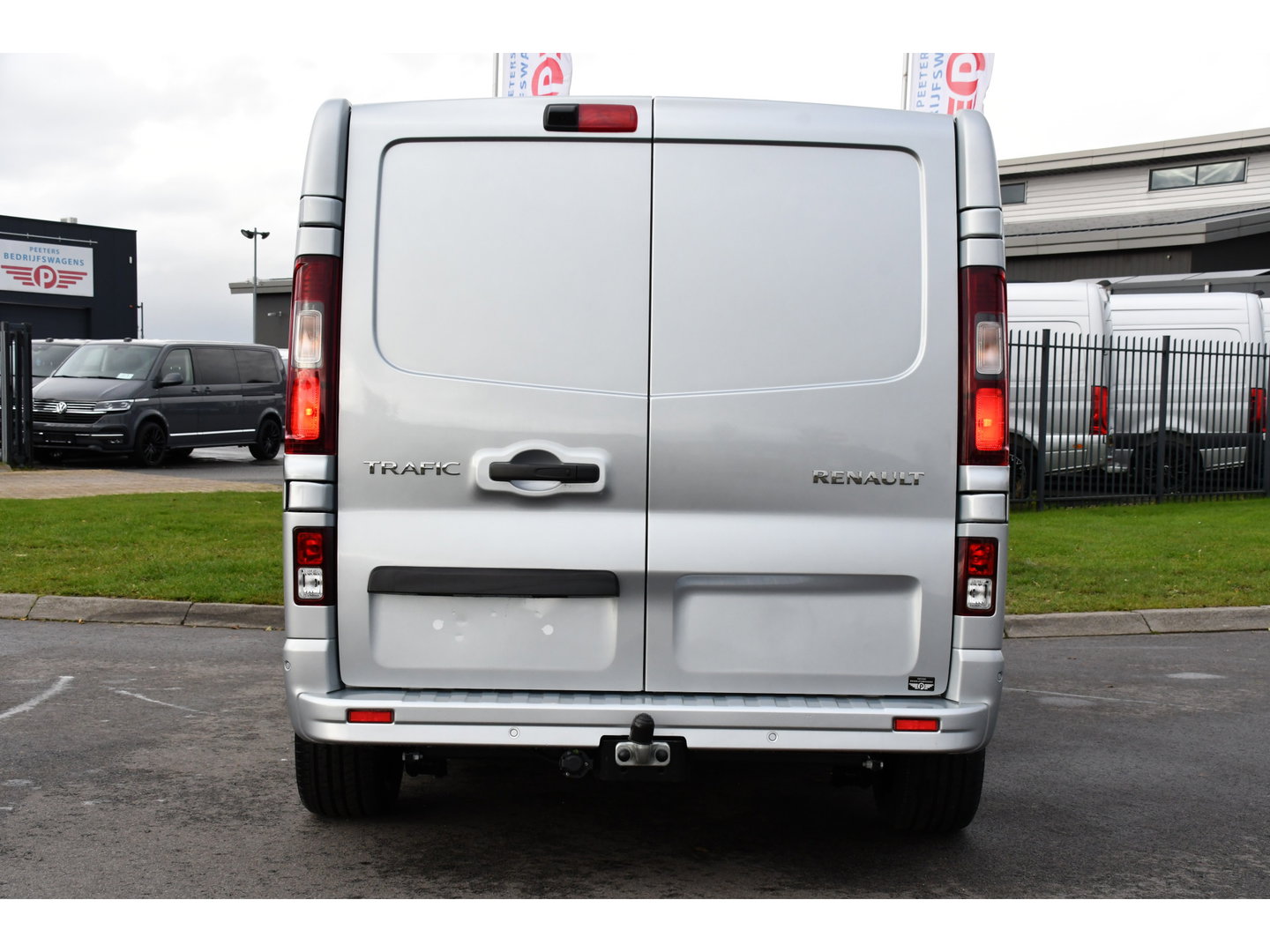 Renault Trafic 2.0 170 T29 L2H1 Extra DC Limited Edition Facelift! 3 x Leverbaar, Virtual, Cruise, Carplay, Stoelverwarming, Clima, Automaat, LED, 170PK, 2 x Schuifdeur, Uniek!