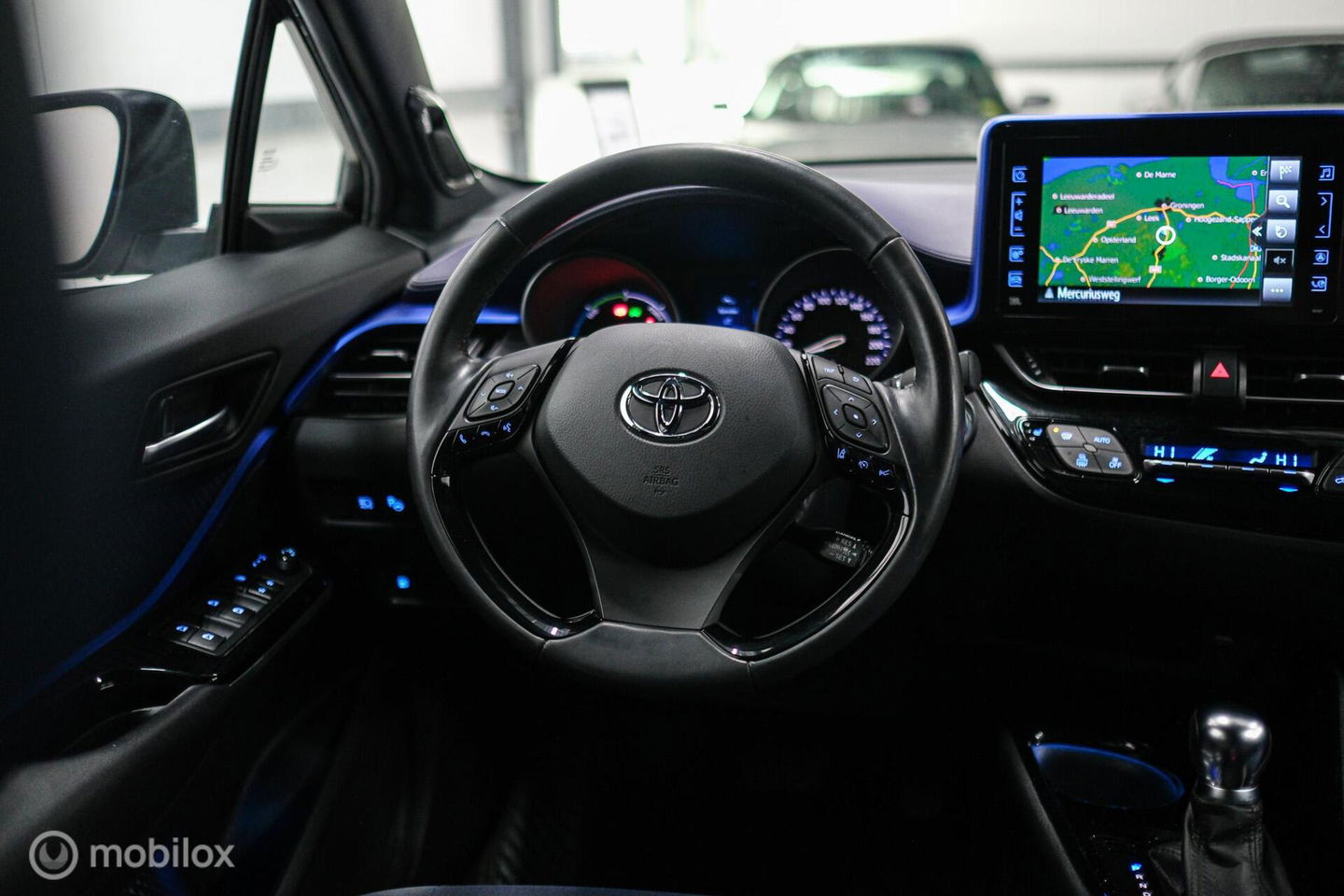 Toyota C-HR 1.8 Hybrid Bi-Tone Plus | Camera | Stoel + stuurwiel verwarming | Dealer OH | LED | DAB |