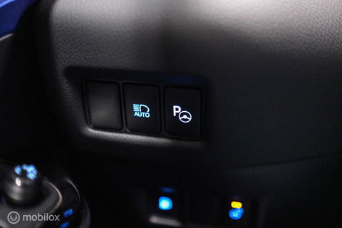 Toyota C-HR 1.8 Hybrid Bi-Tone Plus | Camera | Stoel + stuurwiel verwarming | Dealer OH | LED | DAB |