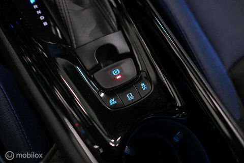 Toyota C-HR 1.8 Hybrid Bi-Tone Plus | Camera | Stoel + stuurwiel verwarming | Dealer OH | LED | DAB |