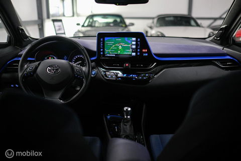 Toyota C-HR 1.8 Hybrid Bi-Tone Plus | Camera | Stoel + stuurwiel verwarming | Dealer OH | LED | DAB |