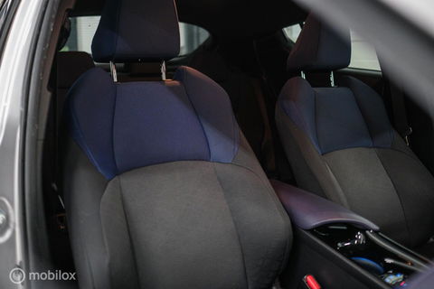 Toyota C-HR 1.8 Hybrid Bi-Tone Plus | Camera | Stoel + stuurwiel verwarming | Dealer OH | LED | DAB |