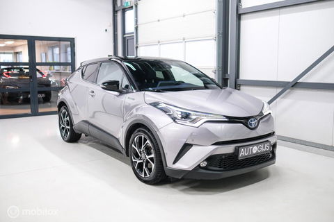 Toyota C-HR 1.8 Hybrid Bi-Tone Plus | Camera | Stoel + stuurwiel verwarming | Dealer OH | LED | DAB |