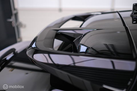 Toyota C-HR 1.8 Hybrid Bi-Tone Plus | Camera | Stoel + stuurwiel verwarming | Dealer OH | LED | DAB |