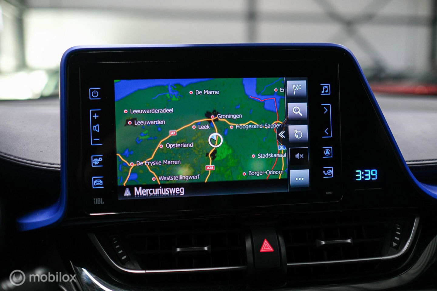 Toyota C-HR 1.8 Hybrid Bi-Tone Plus | Camera | Stoel + stuurwiel verwarming | Dealer OH | LED | DAB |