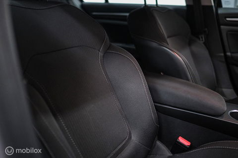Renault Mégane Estate 1.3 TCe Business Zen | Trekhaak | Camera | LED | Cruise | Clima | Zeer nette auto |