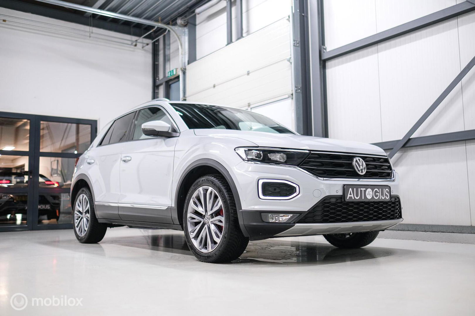 Volkswagen T-Roc 1.5 TSI Sport | Virtual cockpit | Adaptive | Camera | Sportstoelen | schakelflippers | Stoelverwarming | LED |