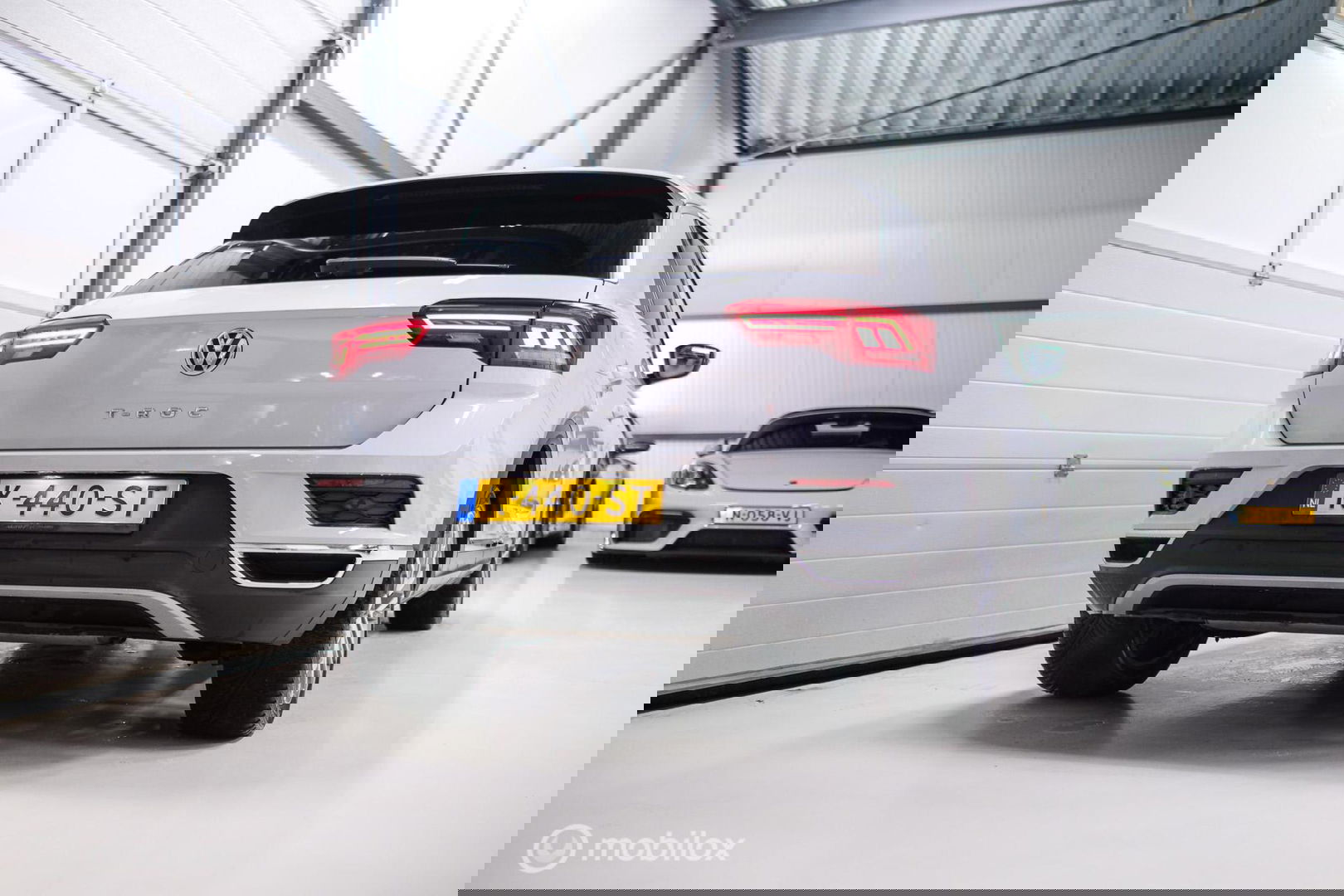 Volkswagen T-Roc 1.5 TSI Sport | Virtual cockpit | Adaptive | Camera | Sportstoelen | schakelflippers | Stoelverwarming | LED |