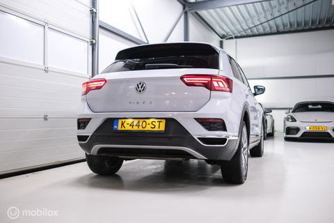 Volkswagen T-Roc 1.5 TSI Sport | Virtual cockpit | Adaptive | Camera | Sportstoelen | schakelflippers | Stoelverwarming | LED |