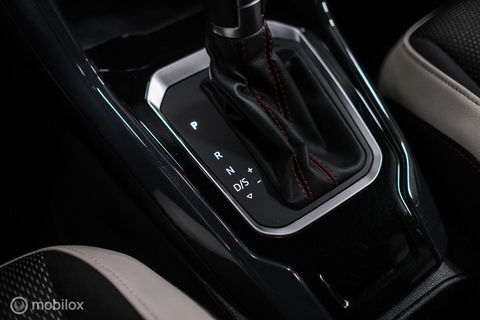 Volkswagen T-Roc 1.5 TSI Sport | Virtual cockpit | Adaptive | Camera | Sportstoelen | schakelflippers | Stoelverwarming | LED |