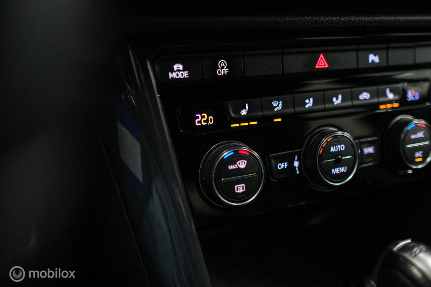 Volkswagen T-Roc 1.5 TSI Sport | Virtual cockpit | Adaptive | Camera | Sportstoelen | schakelflippers | Stoelverwarming | LED |