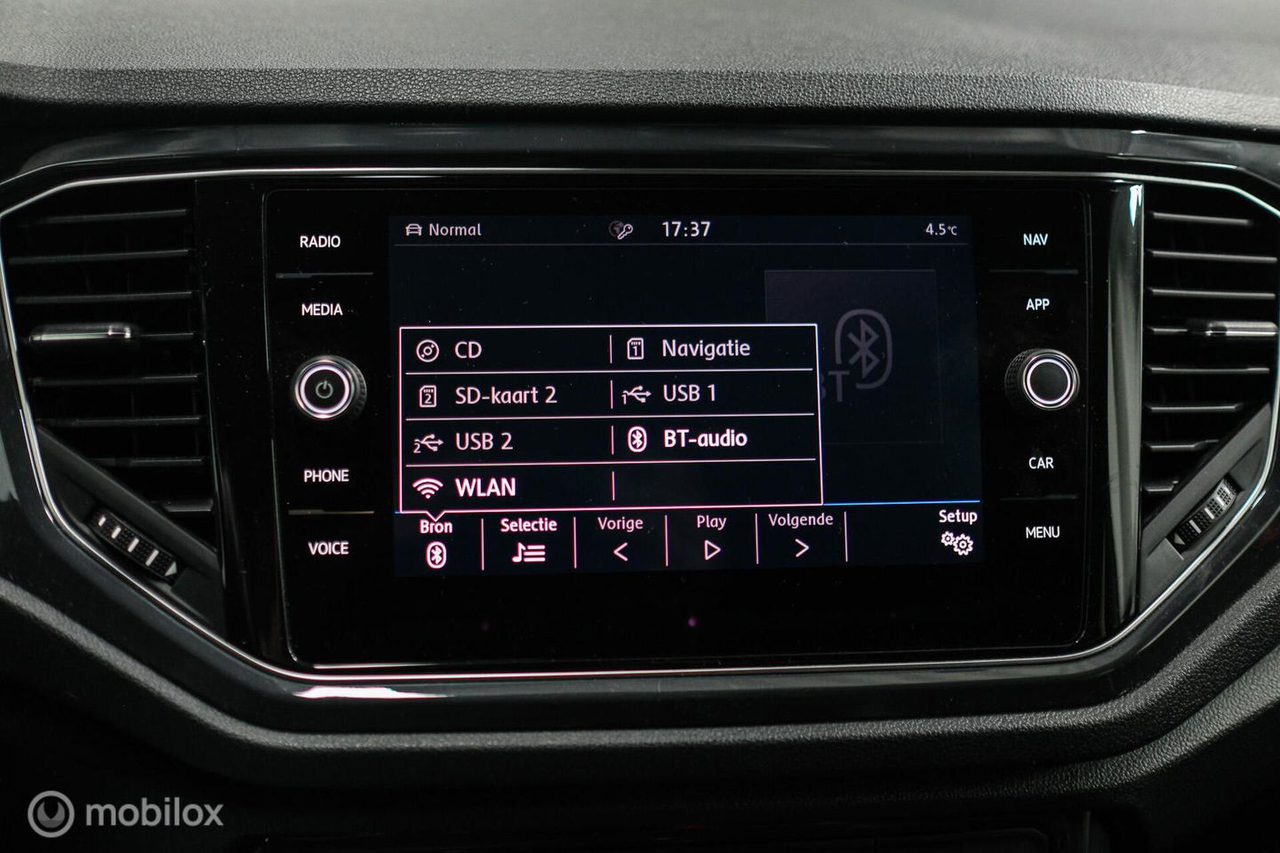 Volkswagen T-Roc 1.5 TSI Sport | Virtual cockpit | Adaptive | Camera | Sportstoelen | schakelflippers | Stoelverwarming | LED |