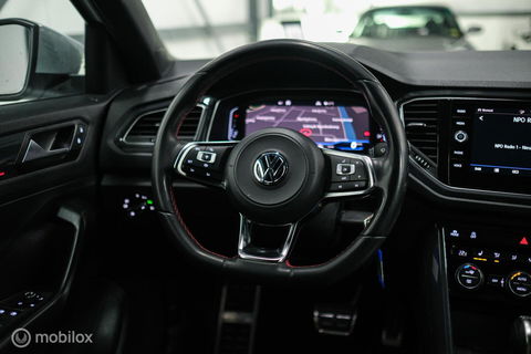 Volkswagen T-Roc 1.5 TSI Sport | Virtual cockpit | Adaptive | Camera | Sportstoelen | schakelflippers | Stoelverwarming | LED |