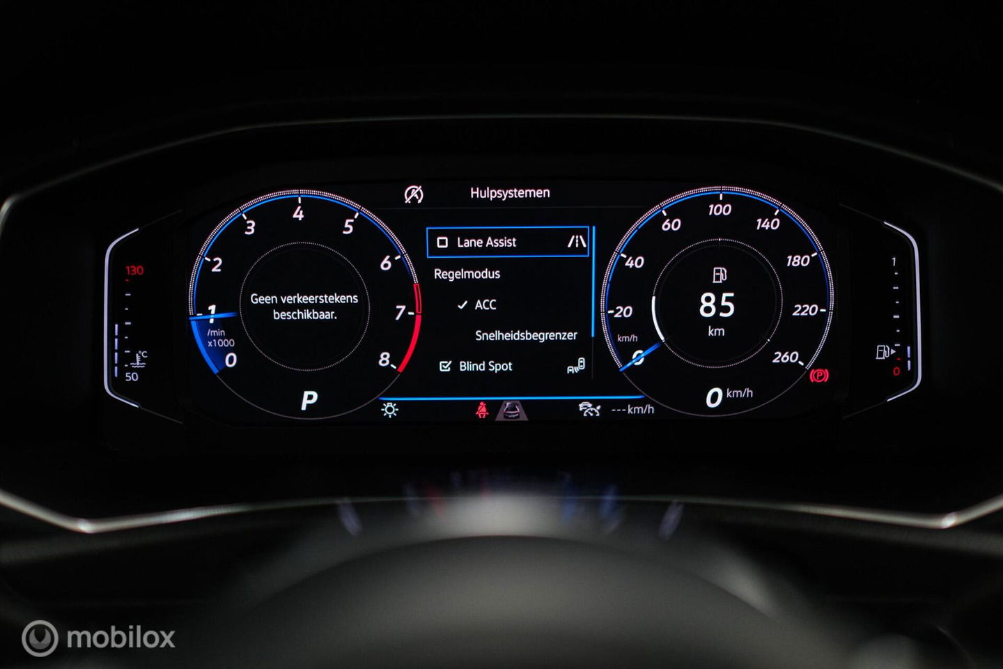 Volkswagen T-Roc 1.5 TSI Sport | Virtual cockpit | Adaptive | Camera | Sportstoelen | schakelflippers | Stoelverwarming | LED |