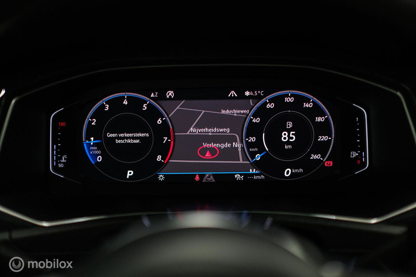 Volkswagen T-Roc 1.5 TSI Sport | Virtual cockpit | Adaptive | Camera | Sportstoelen | schakelflippers | Stoelverwarming | LED |