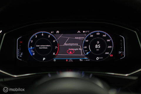 Volkswagen T-Roc 1.5 TSI Sport | Virtual cockpit | Adaptive | Camera | Sportstoelen | schakelflippers | Stoelverwarming | LED |