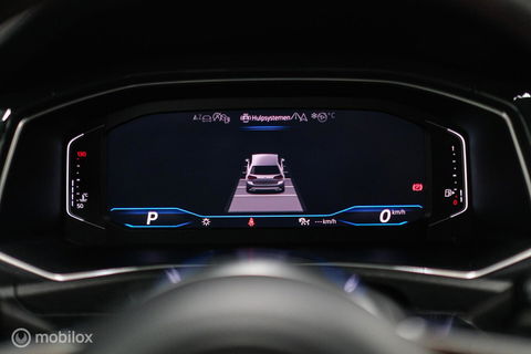 Volkswagen T-Roc 1.5 TSI Sport | Virtual cockpit | Adaptive | Camera | Sportstoelen | schakelflippers | Stoelverwarming | LED |