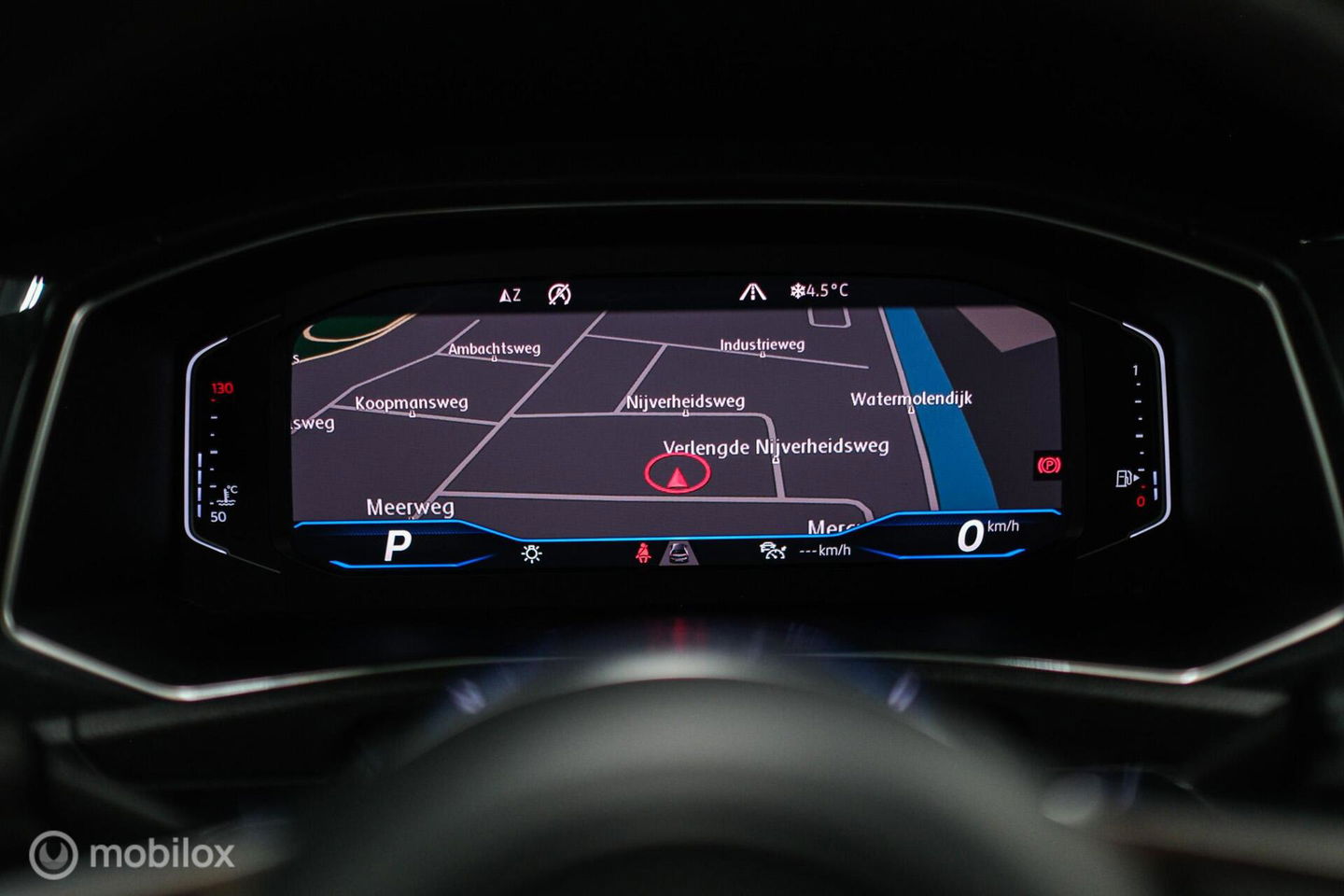 Volkswagen T-Roc 1.5 TSI Sport | Virtual cockpit | Adaptive | Camera | Sportstoelen | schakelflippers | Stoelverwarming | LED |