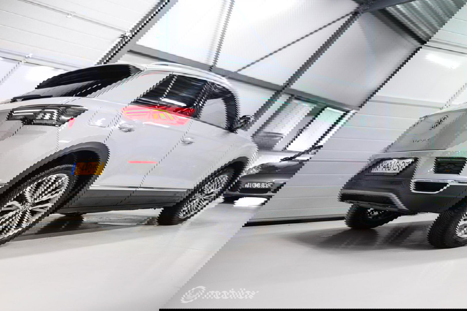 Volkswagen T-Roc 1.5 TSI Sport | Virtual cockpit | Adaptive | Camera | Sportstoelen | schakelflippers | Stoelverwarming | LED |