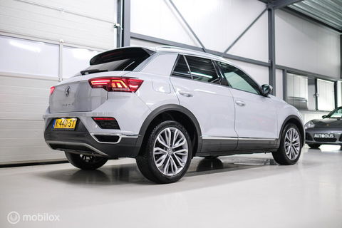 Volkswagen T-Roc 1.5 TSI Sport | Virtual cockpit | Adaptive | Camera | Sportstoelen | schakelflippers | Stoelverwarming | LED |
