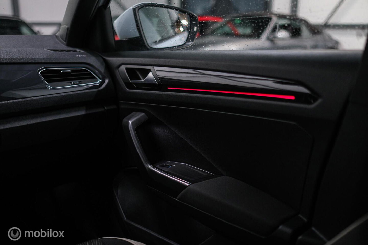 Volkswagen T-Roc 1.5 TSI Sport | Virtual cockpit | Adaptive | Camera | Sportstoelen | schakelflippers | Stoelverwarming | LED |