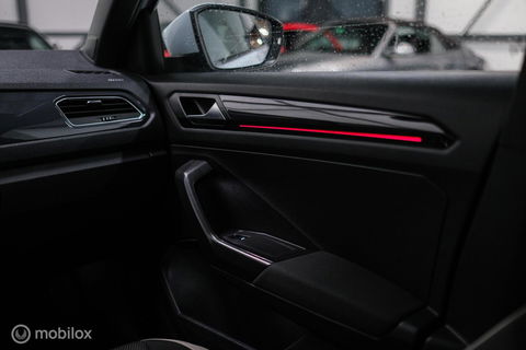 Volkswagen T-Roc 1.5 TSI Sport | Virtual cockpit | Adaptive | Camera | Sportstoelen | schakelflippers | Stoelverwarming | LED |