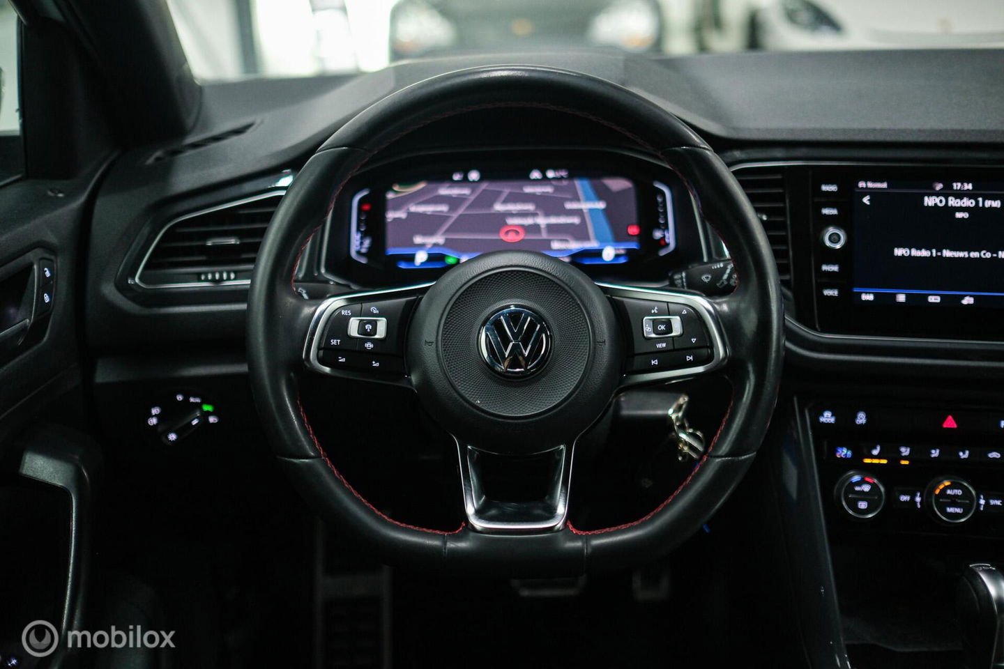 Volkswagen T-Roc 1.5 TSI Sport | Virtual cockpit | Adaptive | Camera | Sportstoelen | schakelflippers | Stoelverwarming | LED |