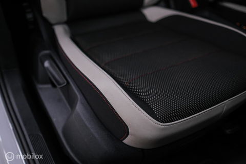 Volkswagen T-Roc 1.5 TSI Sport | Virtual cockpit | Adaptive | Camera | Sportstoelen | schakelflippers | Stoelverwarming | LED |