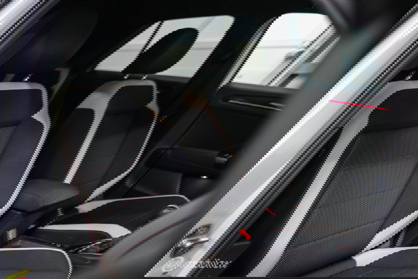 Volkswagen T-Roc 1.5 TSI Sport | Virtual cockpit | Adaptive | Camera | Sportstoelen | schakelflippers | Stoelverwarming | LED |