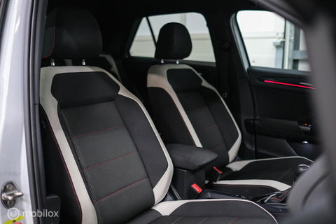 Volkswagen T-Roc 1.5 TSI Sport | Virtual cockpit | Adaptive | Camera | Sportstoelen | schakelflippers | Stoelverwarming | LED |