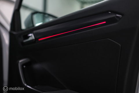Volkswagen T-Roc 1.5 TSI Sport | Virtual cockpit | Adaptive | Camera | Sportstoelen | schakelflippers | Stoelverwarming | LED |